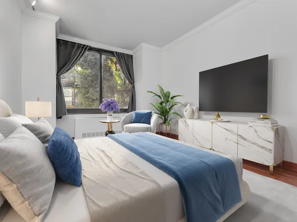 300 East 85th Street image 4 of 15