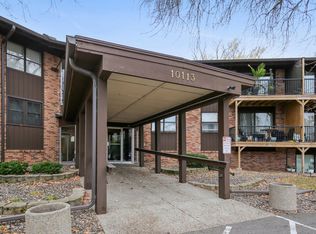 10113 W 34th St APT 341, Hopkins, MN 55305