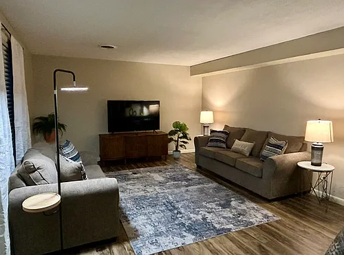 917 Davis Blvd #1 Photo 1