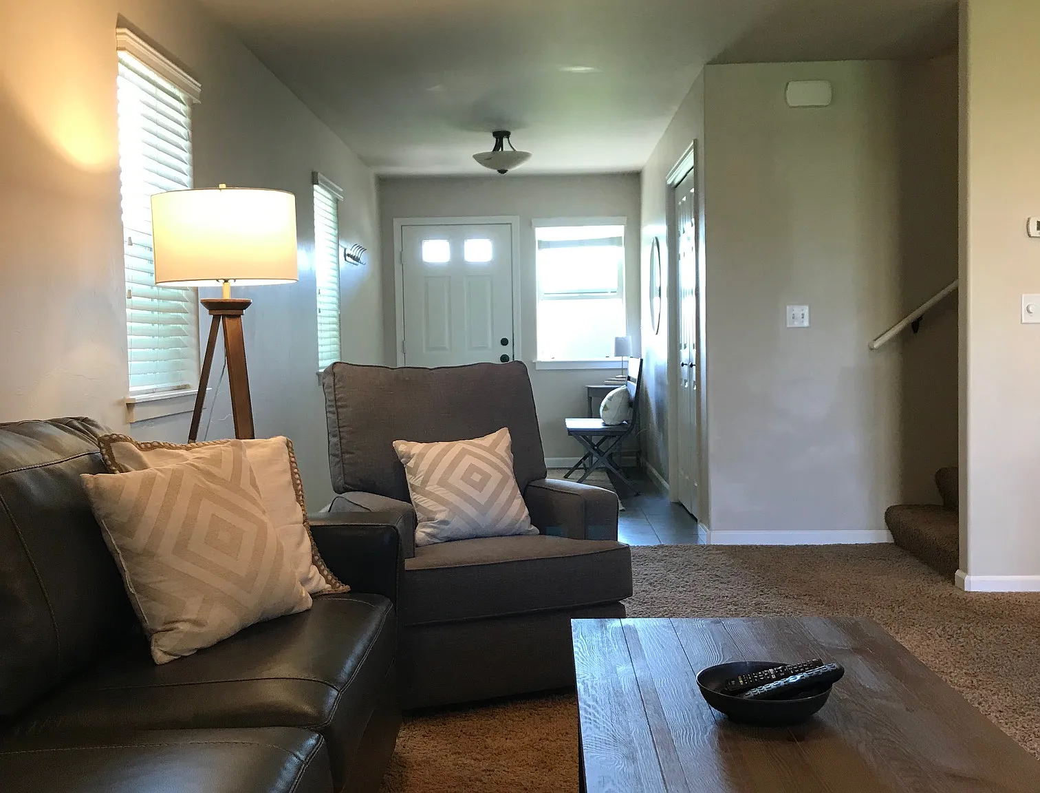 3 bed, 2.5 bath, 2040 sqft, $3,300 — Photo 3