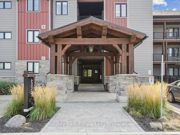 11 Beckwith Ln #303, The Blue Mountains, ON L9Y 0C7