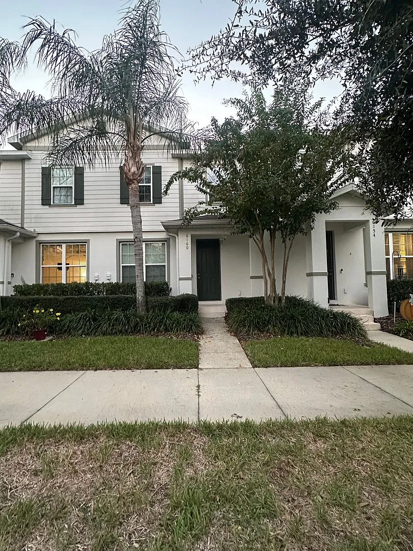 Beautiful 3 Bedroom, 2.5 Bath Winter Garden Townhome with Private Courtyard & 2-Car Garage! — Photo 1