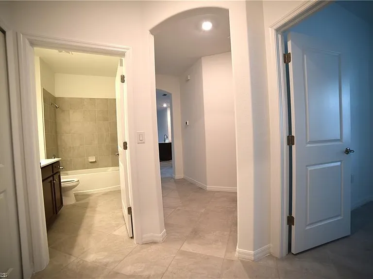 2665 Vine Ave — Photo 17