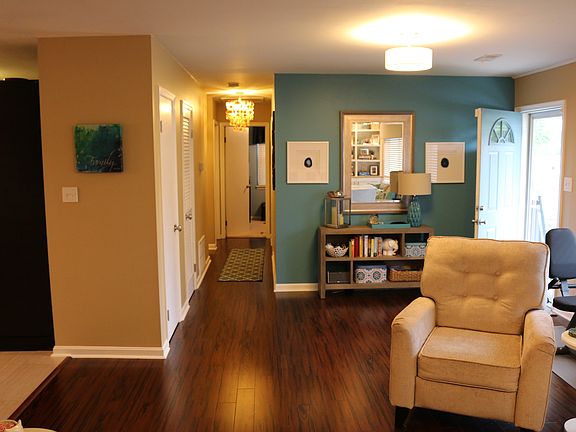 4th image of 100 Monarch Dr