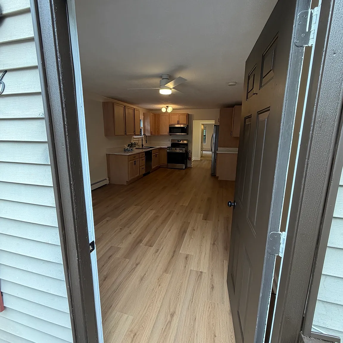 3 bed, 900 sqft, $2,950 — Photo 4