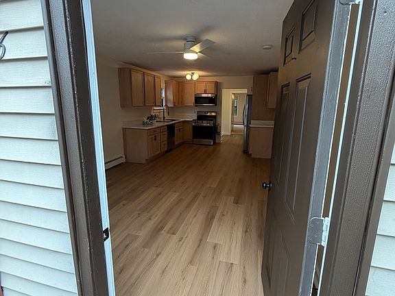 4th image of 610 Annaquatucket Rd APT 6