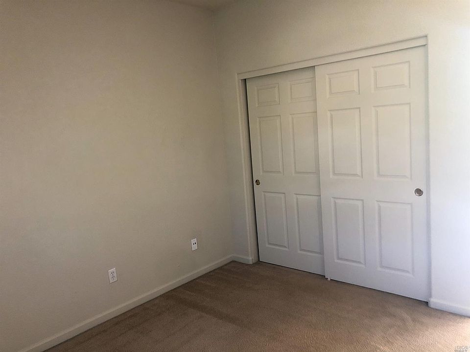 2nd image of 450 Saunders Dr