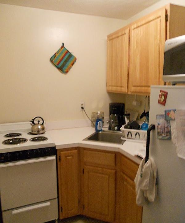 2nd image of 16 Westland Ave APT 5E