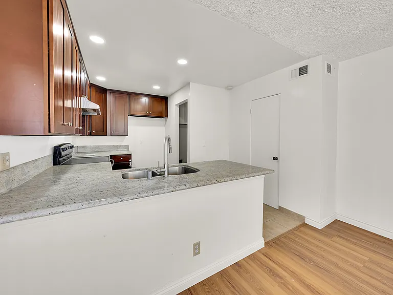 850 Arcadia Ave #5 — Photo 18