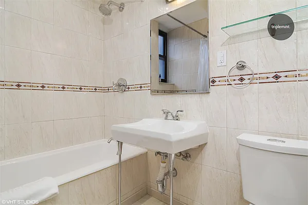 Sold by Triplemint | media 23