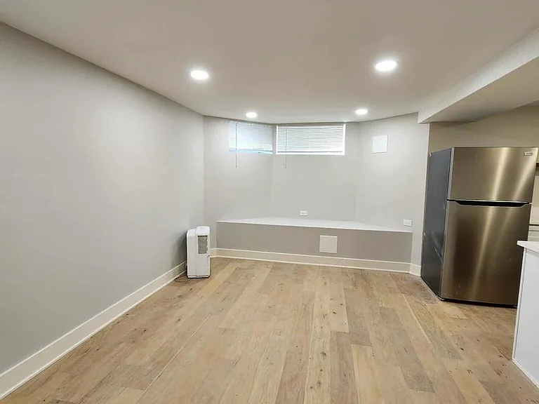 6321 S Eberhart Ave #G — Photo 11