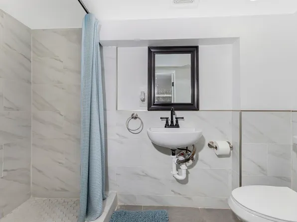 64 College Street image 15 of 17