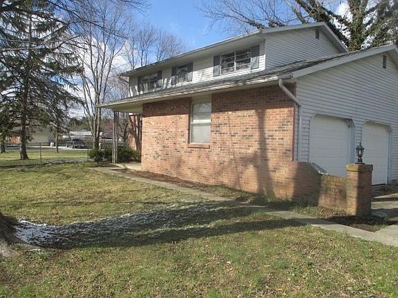 3rd image of 400 Willow Run Dr