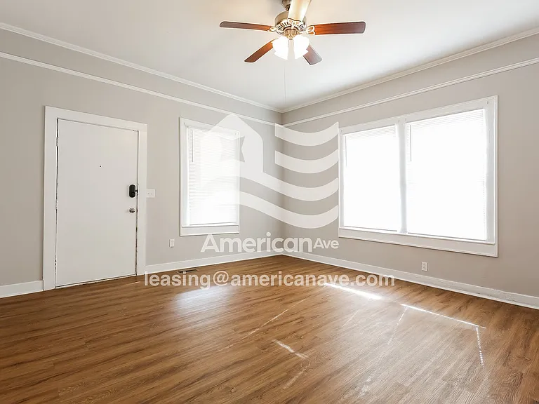 1471979_003_wm_-_living_room_13334090.jpg