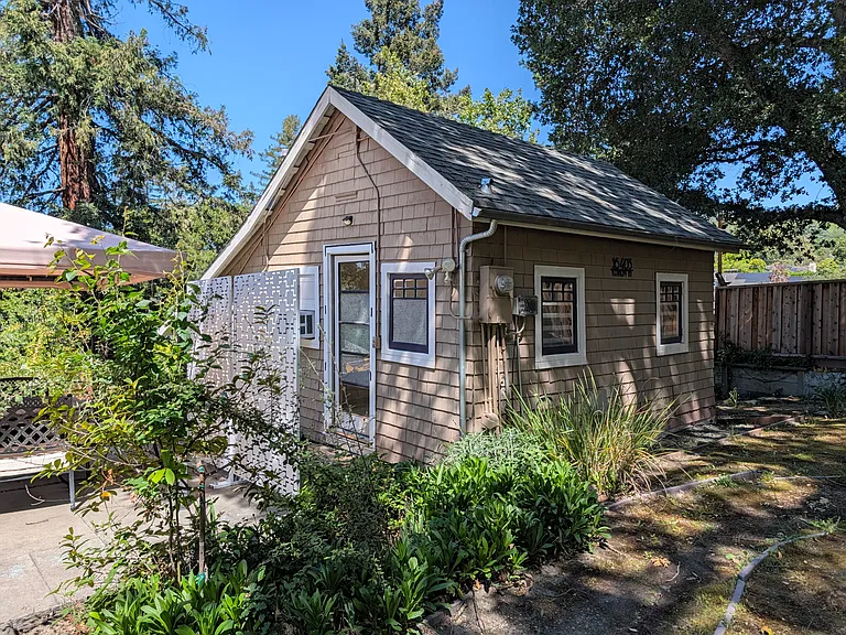 16403 Kennedy Rd — Photo 29