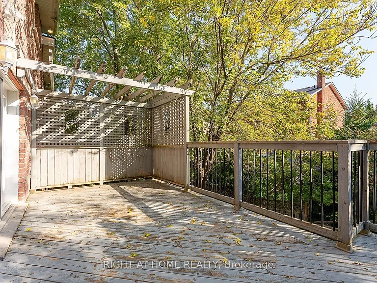 307 Sheridan Ct — Photo 7