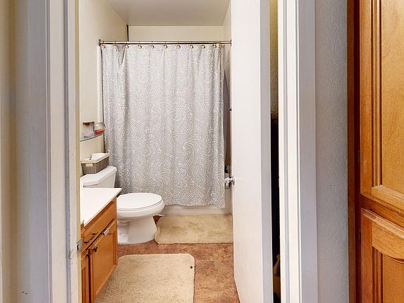 4th image of 1610 Birchwood Ct