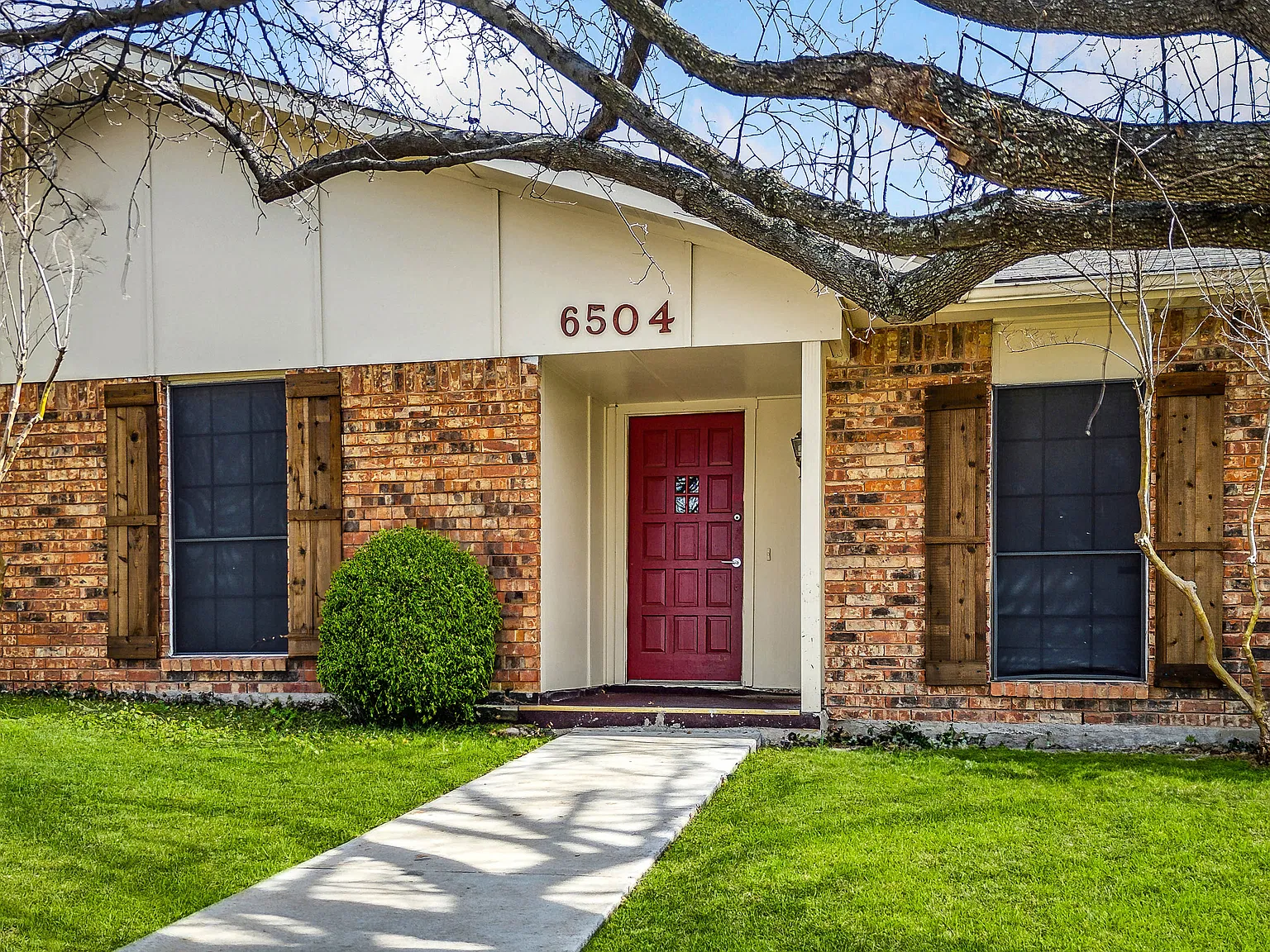 4 bed, 2113 sqft, $585 — Photo 2