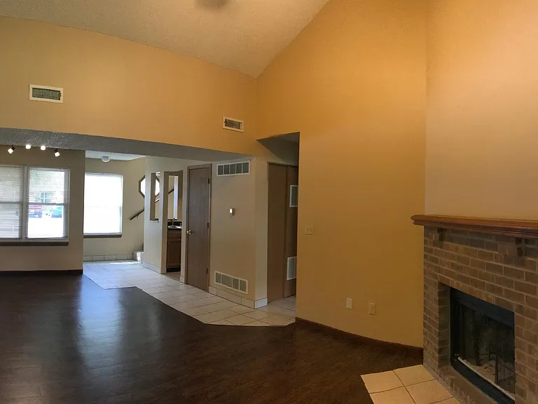 Lorimar Townhomes — Photo 16