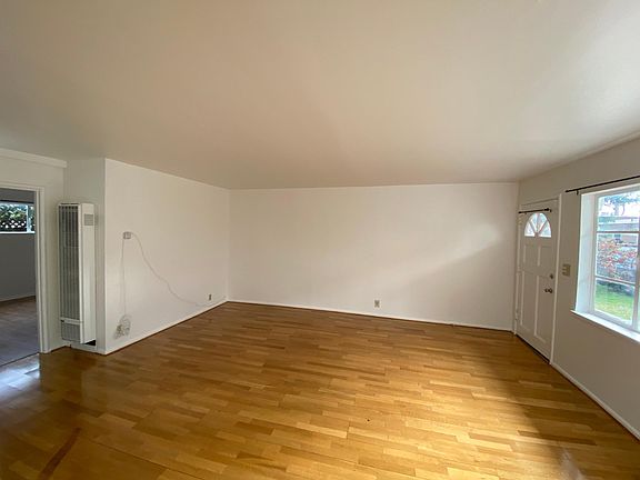 Living room seen from kitchen