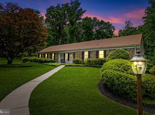 13608 Royal Crest Rd, Phoenix, MD 21131