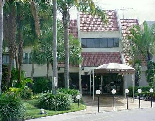 1st image of 120 Lakeview Dr 116 #116