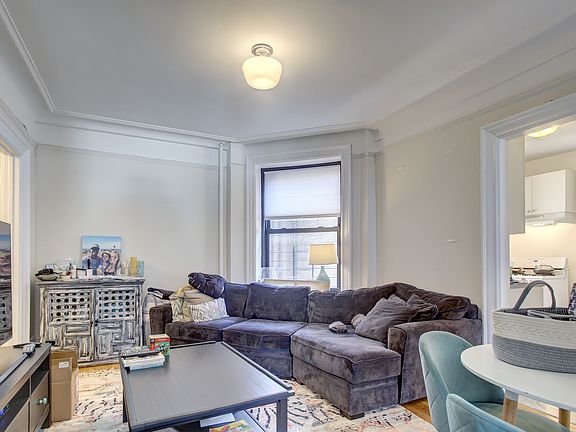 2nd image of 158 W 81st St #72