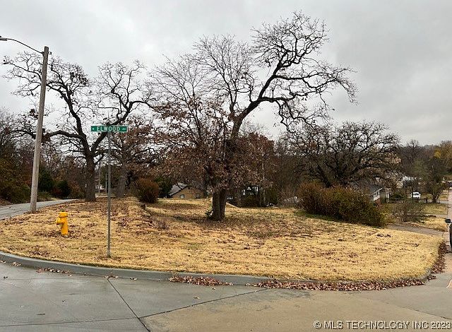 1st image of 1944 N Denver Ave