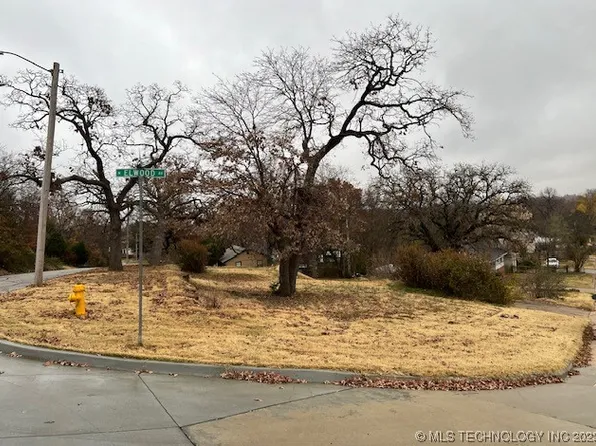 1944 N Denver Ave, Tulsa, OK 74106