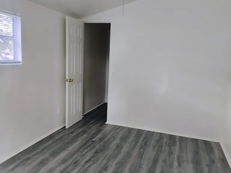 538 State St — Photo 29