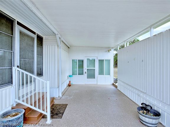 4th image of 2712 Roger St
