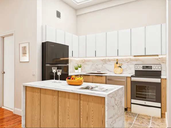 21 East 22nd Street image 3 of 9