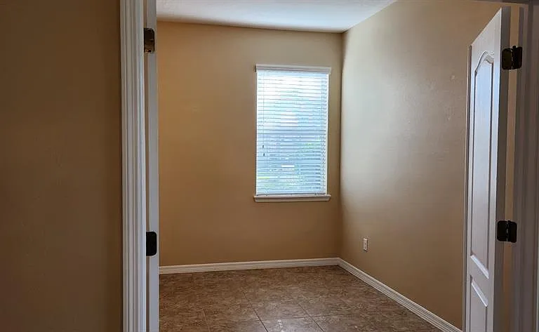 8710 Karpeal Dr — Photo 6