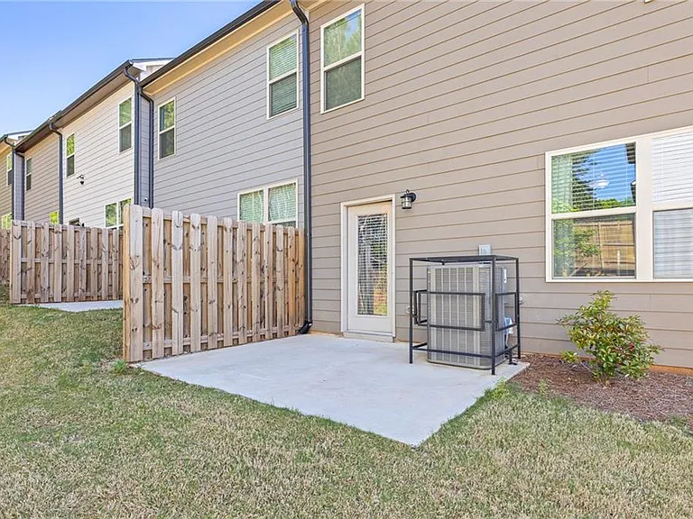 2831 Ridgeview Dr SW — Photo 17