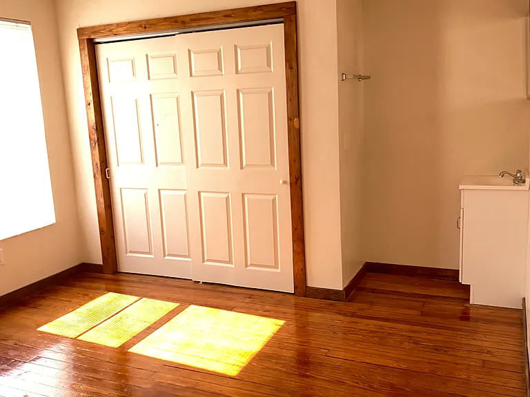 2333 Victor St — Photo 17