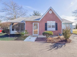 1 Farnworth Close, Freehold, NJ 07728