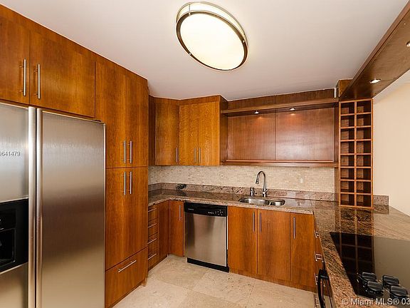 4th image of 1420 Brickell Bay Dr APT 1402E
