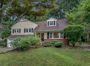 19 Randolph Dr, Morristown, NJ 07960