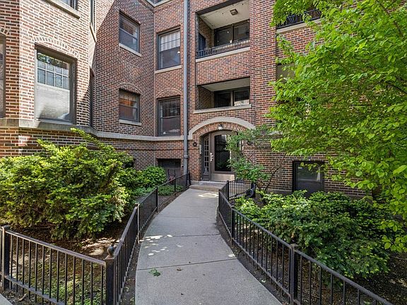 3rd image of 916 W Schubert Ave #3