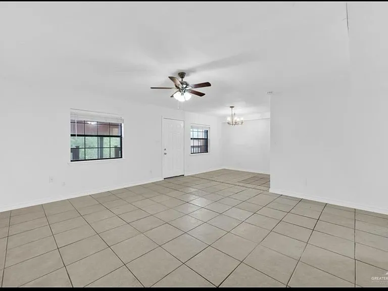 3505 N 23rd Ln — Photo 6