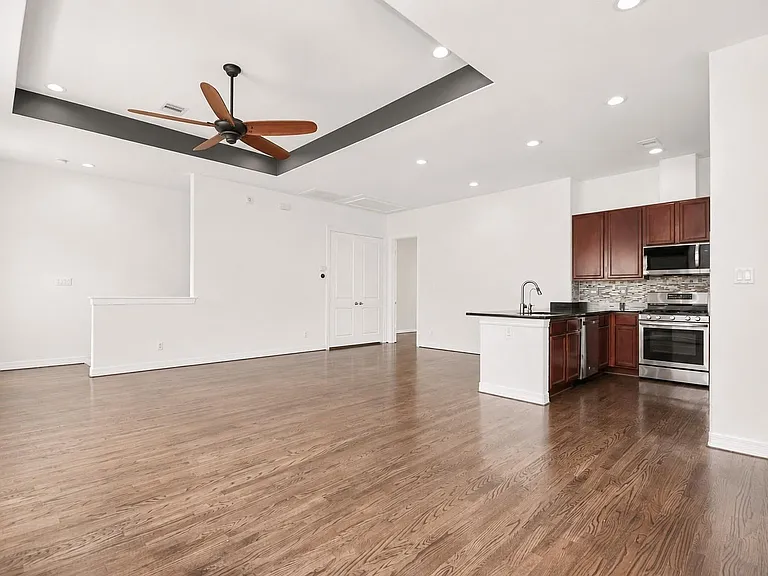 3900 Center St — Photo 12
