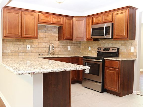 5th image of 1055 Blaylock Cir S