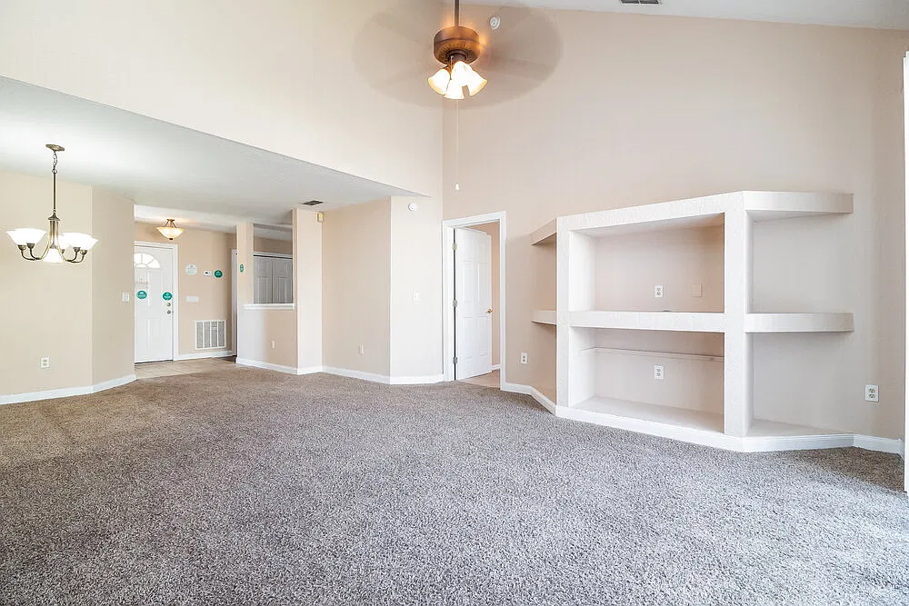 4 bed, 2.5 bath, 1726 sqft, $2,565 — Photo 4