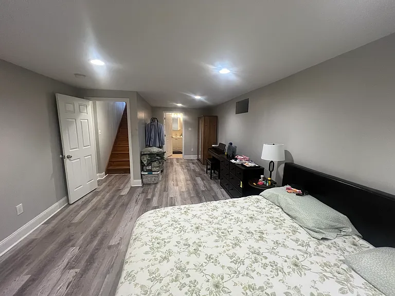 9 Mark St #1 — Photo 1