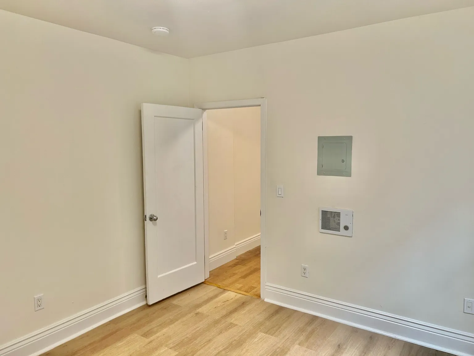1 bed, 500 sqft, $3,500 — Photo 1