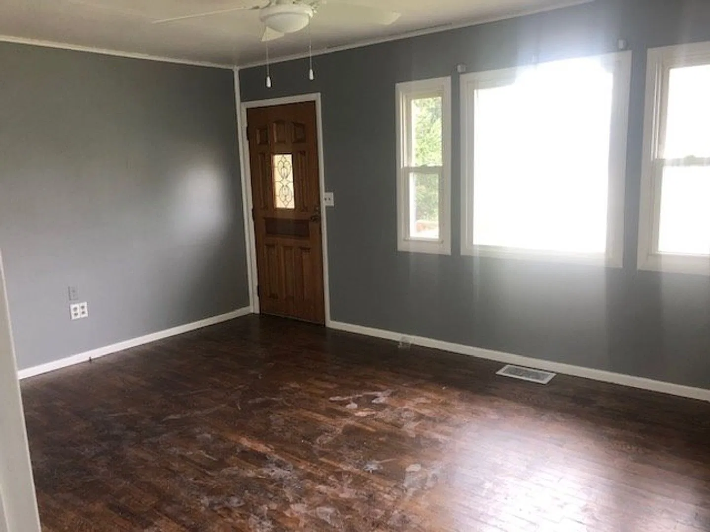 Newly updated 2 bed 1 bath home on Lynwood Ottumwa — Photo 2