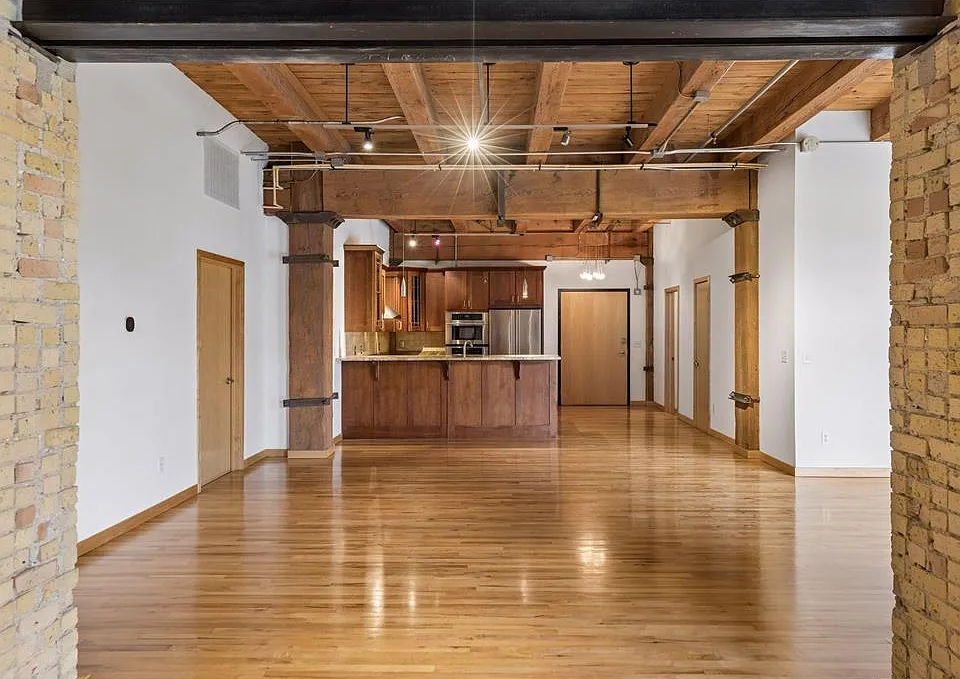 607 Washington Ave S #303