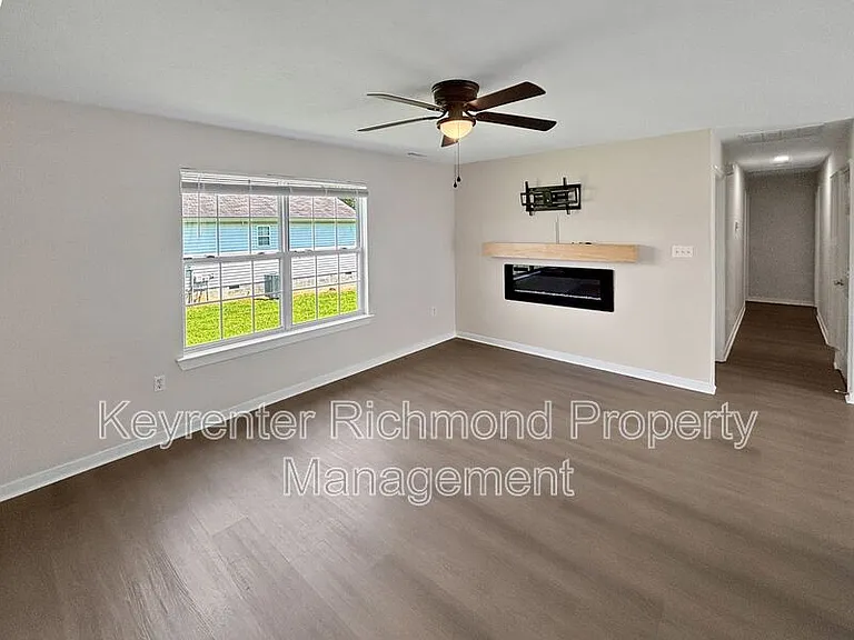 4717 Altair Rd — Photo 2