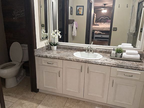 5th image of 18222 Camellia Rd