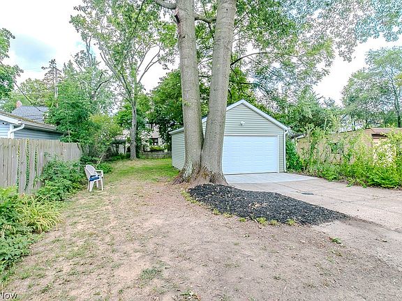 5th image of 3821 Montevista Rd